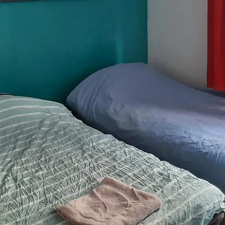 Séjour chez l'habitant Nicole, Not For Parties, Not A Hotel, With Shared Bathroom, No Kitchen *